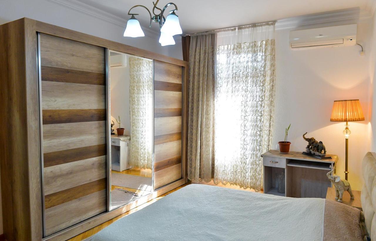 Apartment On Rustaveli Avenue Кутаиси Екстериор снимка