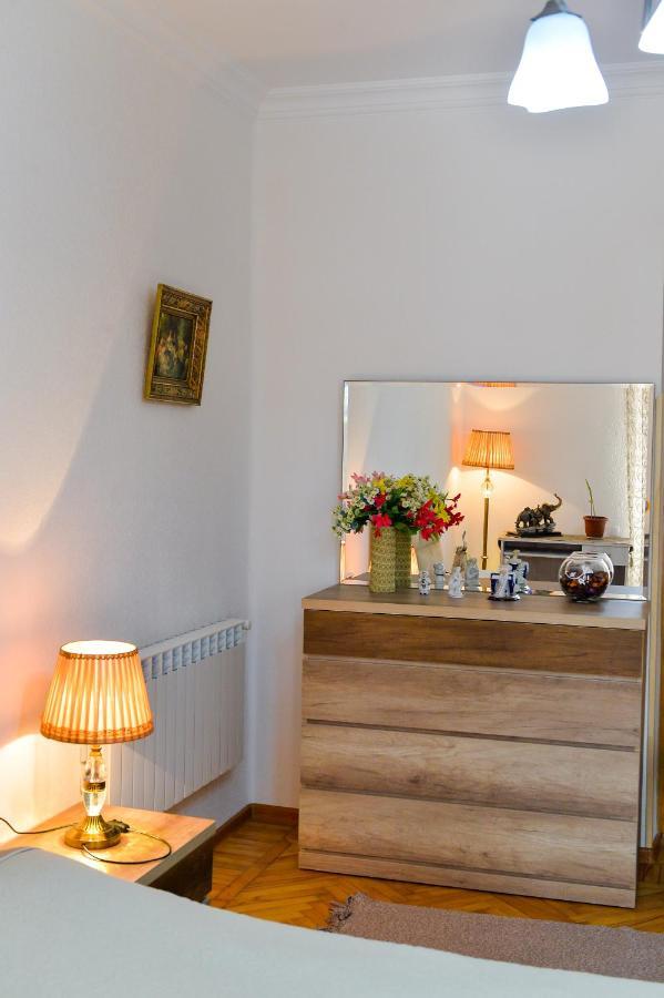 Apartment On Rustaveli Avenue Кутаиси Екстериор снимка