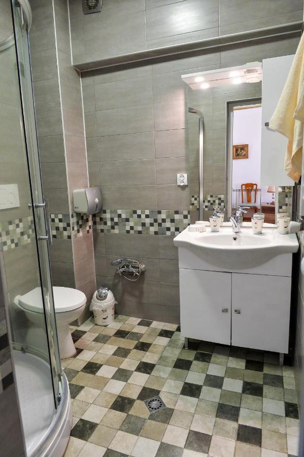 Apartment On Rustaveli Avenue Кутаиси Екстериор снимка