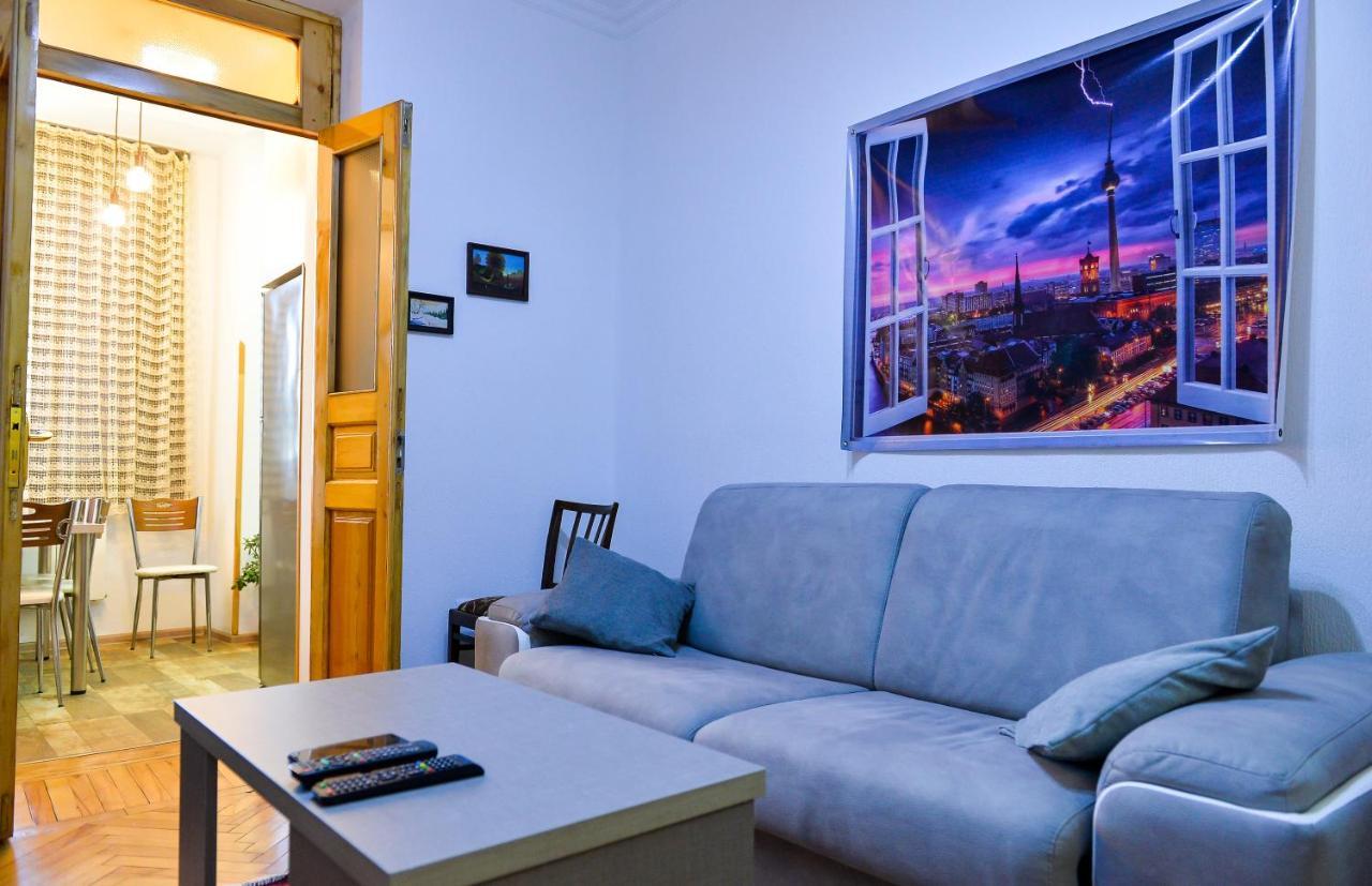 Apartment On Rustaveli Avenue Кутаиси Екстериор снимка