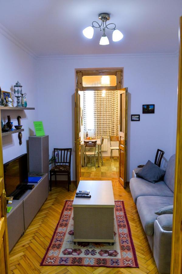 Apartment On Rustaveli Avenue Кутаиси Екстериор снимка