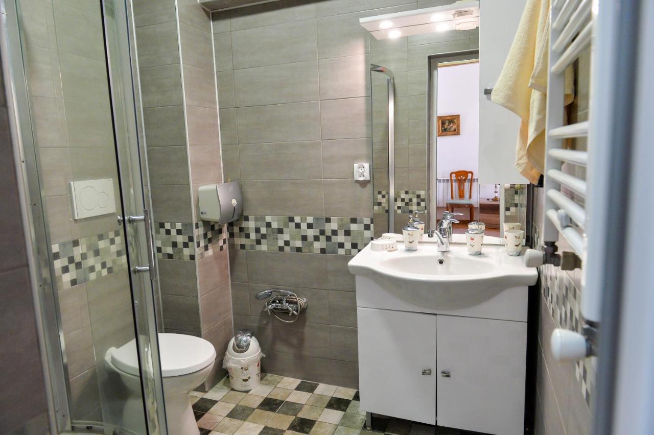 Apartment On Rustaveli Avenue Кутаиси Екстериор снимка