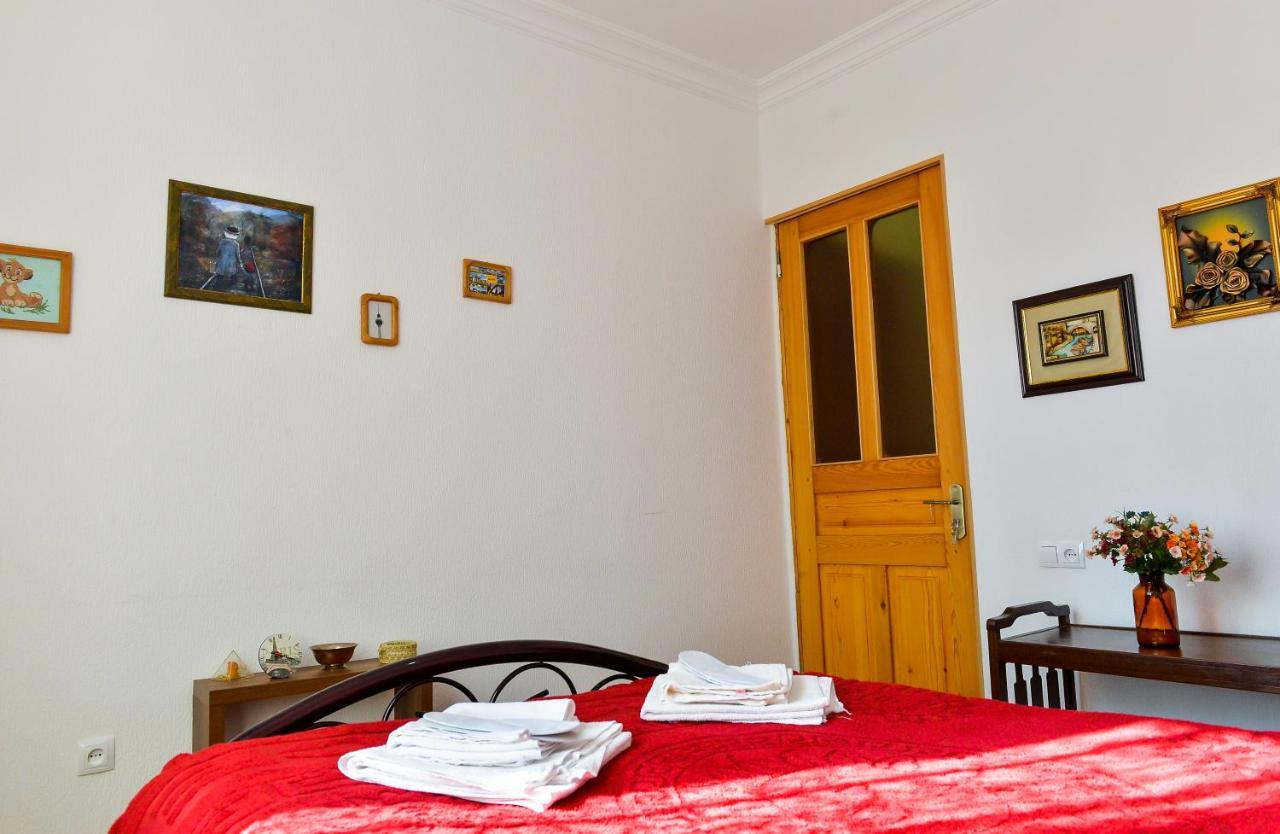 Apartment On Rustaveli Avenue Кутаиси Екстериор снимка